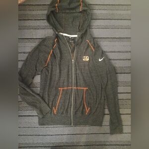 LIKE NEW BENGALS NIKE THIN ZIP UP HOODIE SIZE LARGE